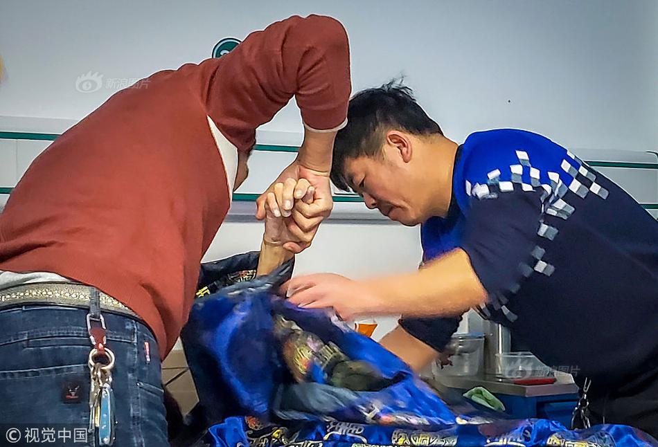 西藏阿里：警务涂装“小电驴”跑出为民服务“加速度”
